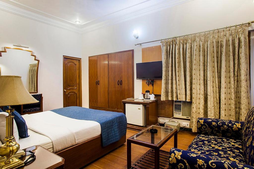 Hotel Imperial House Allahabad Esterno foto