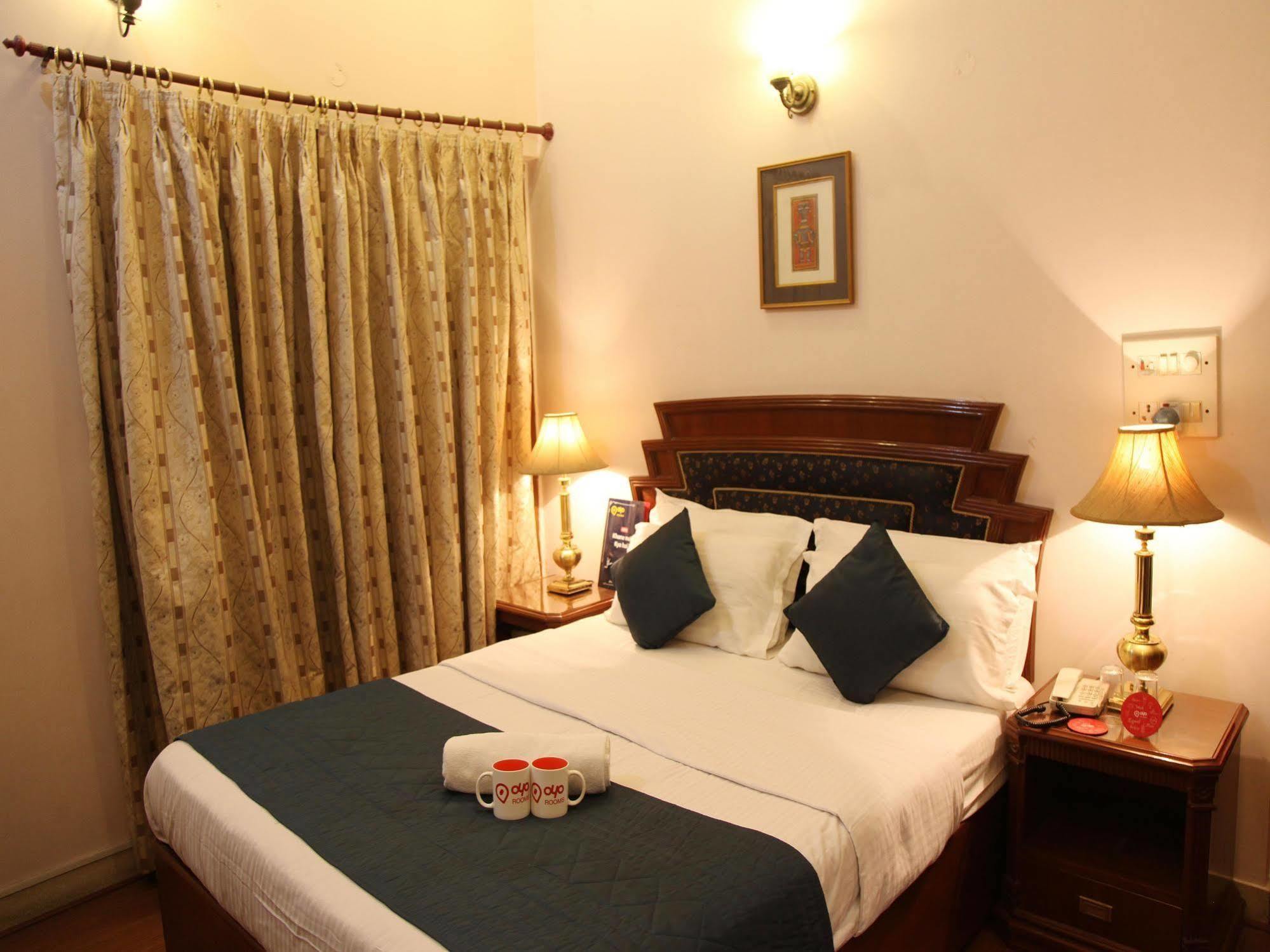 Hotel Imperial House Allahabad Esterno foto