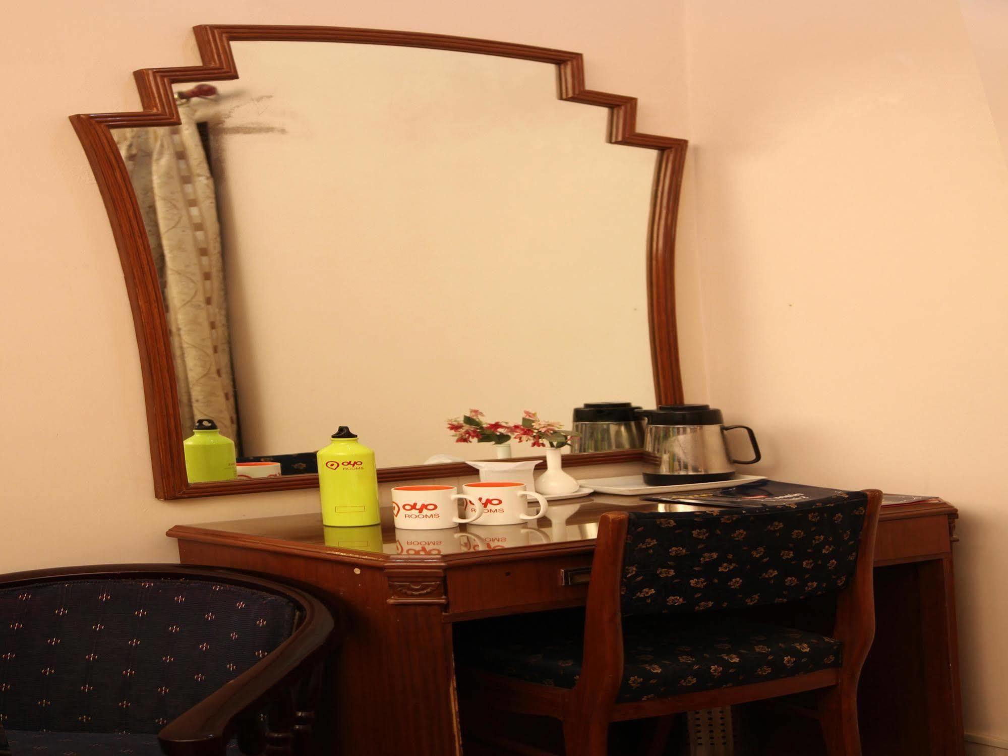Hotel Imperial House Allahabad Esterno foto