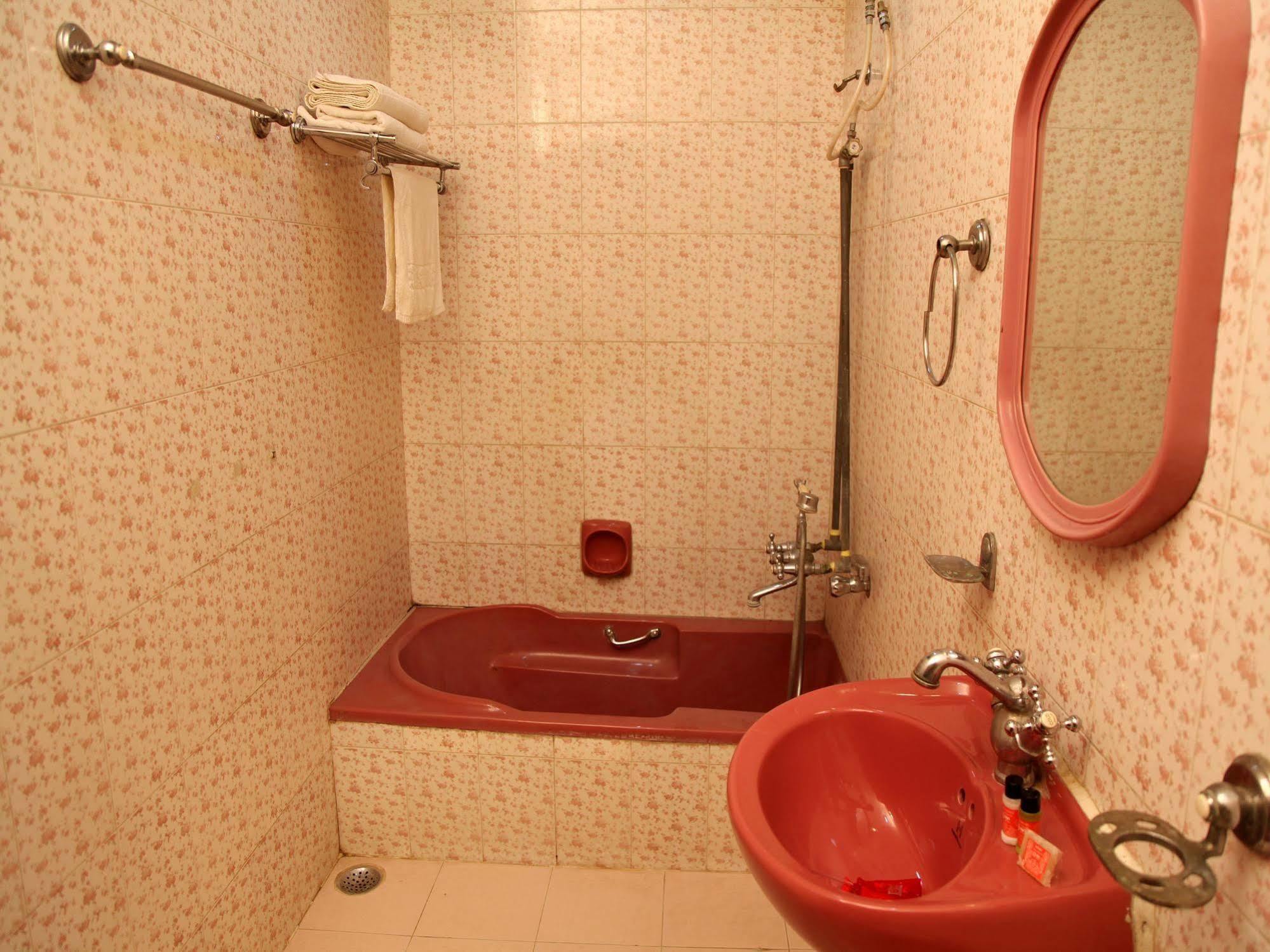 Hotel Imperial House Allahabad Esterno foto
