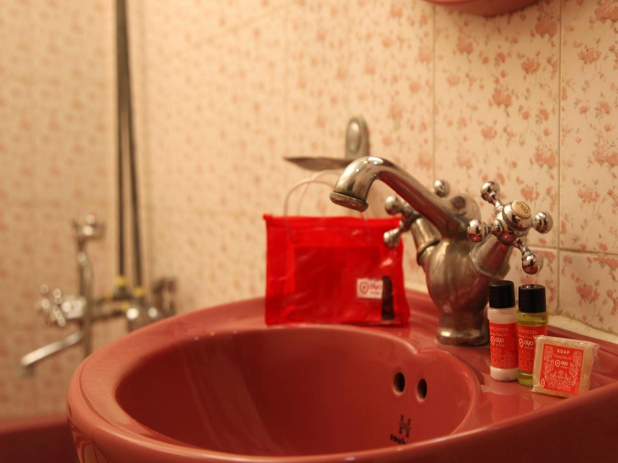 Hotel Imperial House Allahabad Esterno foto
