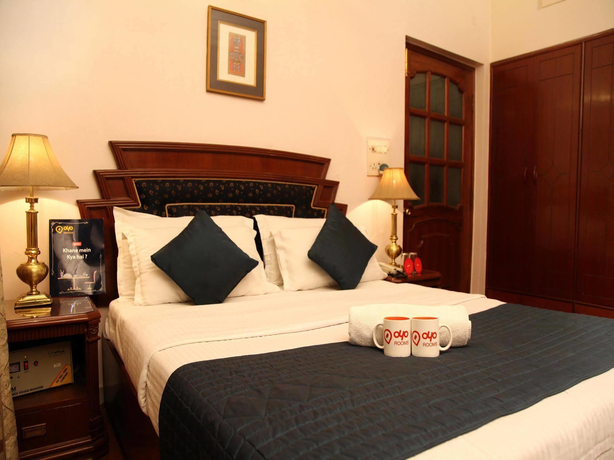 Hotel Imperial House Allahabad Esterno foto