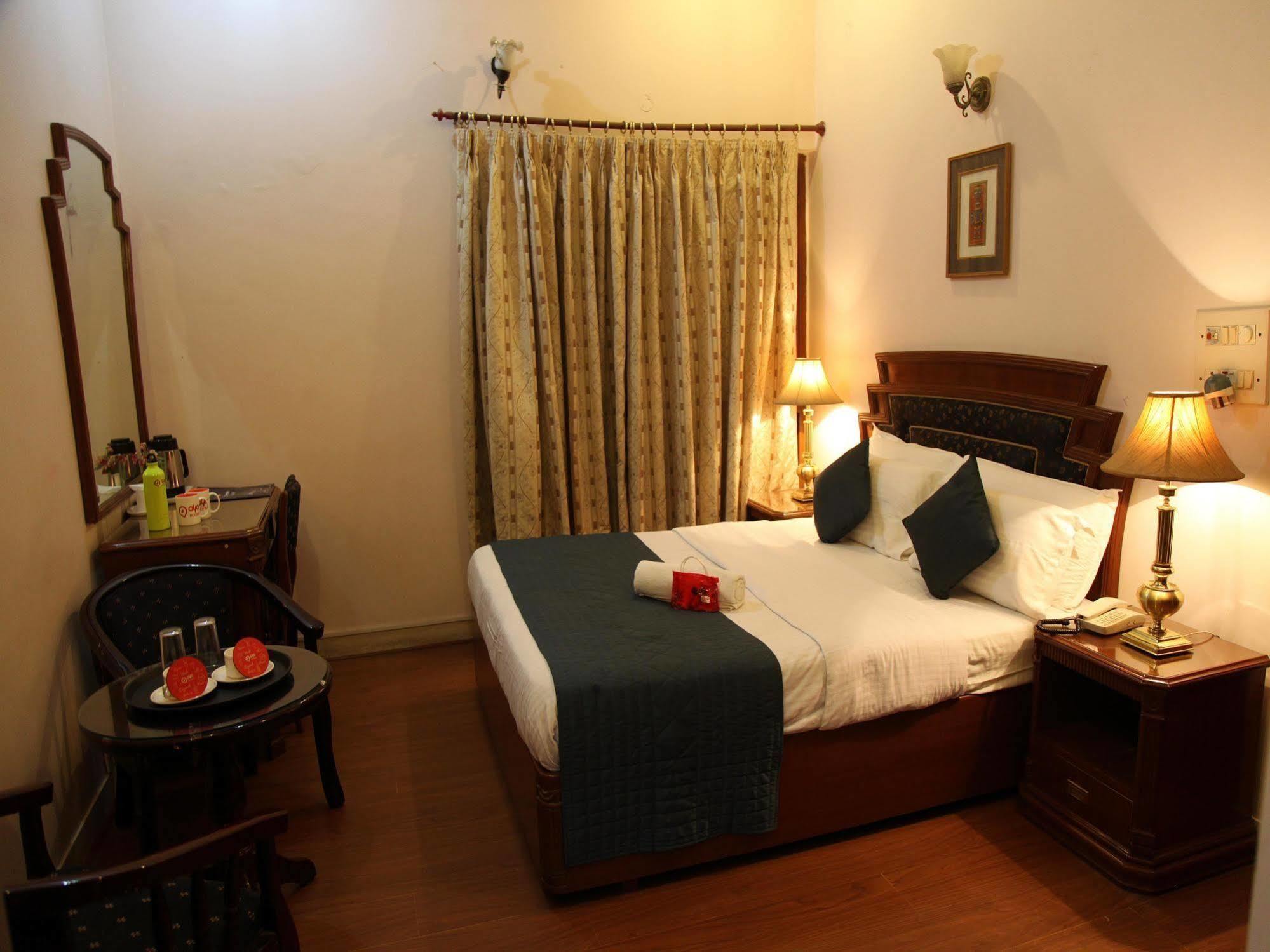 Hotel Imperial House Allahabad Esterno foto