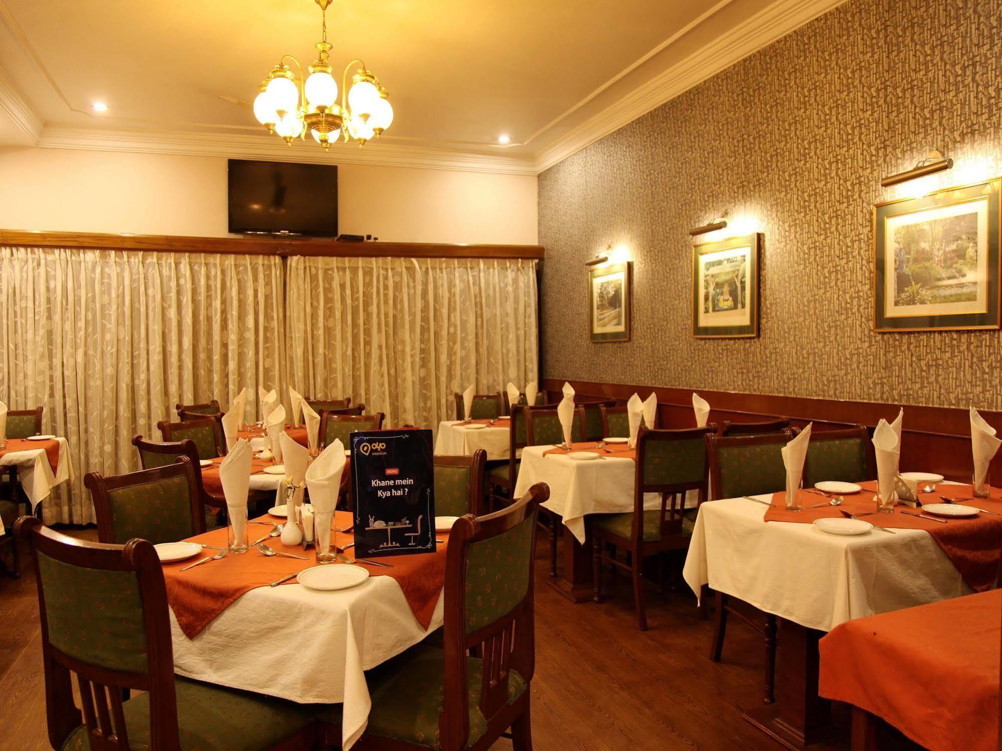 Hotel Imperial House Allahabad Esterno foto